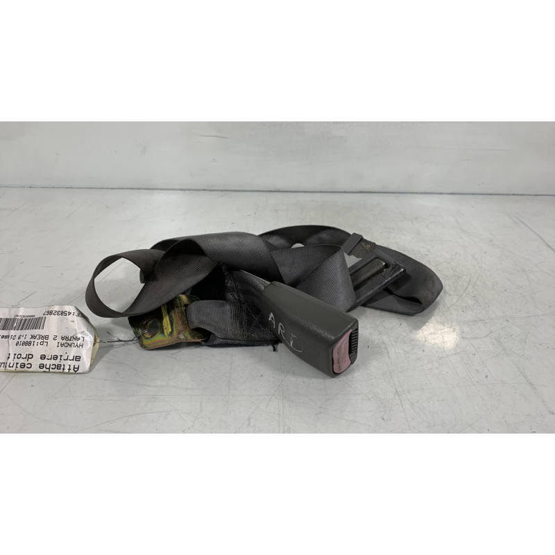 Attache ceinture arriere droit HYUNDAI LANTRA 2 Photo n°1