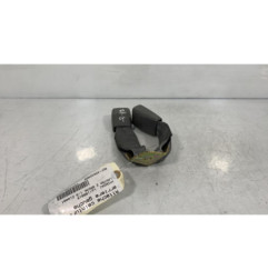 Attache ceinture arriere gauche HYUNDAI LANTRA 2