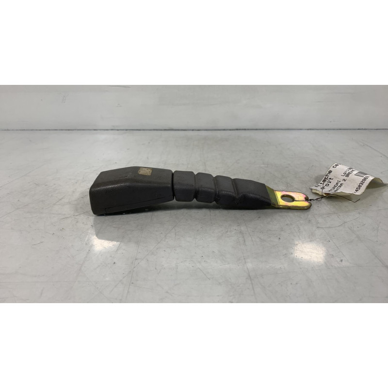 Attache ceinture avant droit HYUNDAI LANTRA 2 Photo n°2