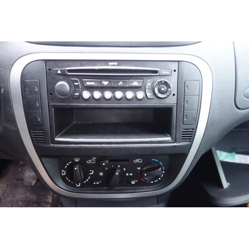 Verin de coffre CITROEN C2 Photo n°7