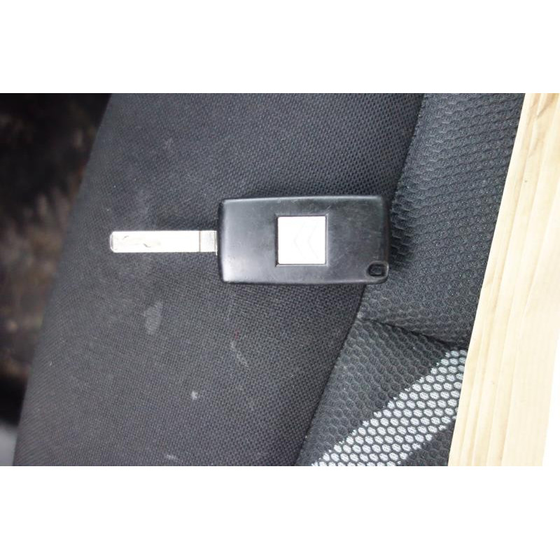 Verin de coffre CITROEN C2 Photo n°8