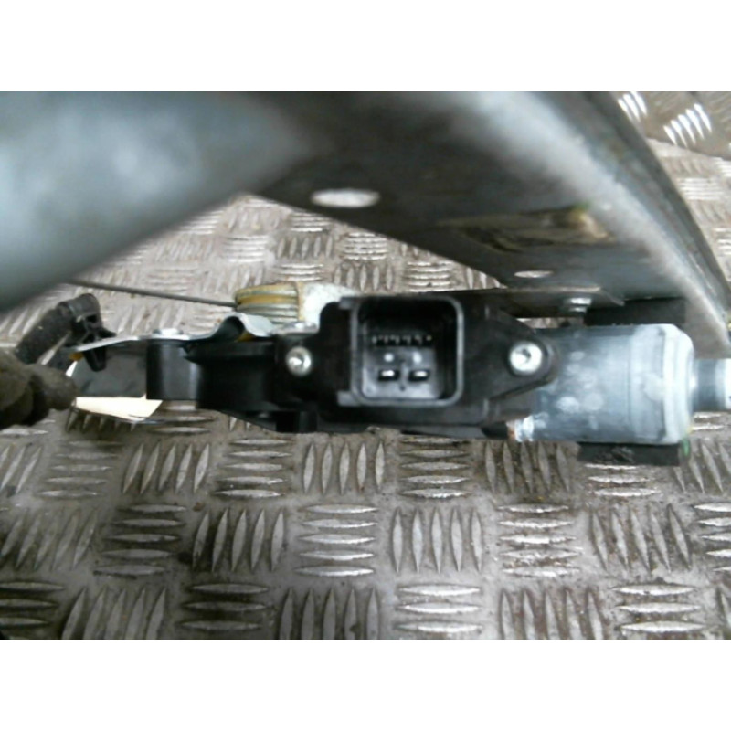 Leve vitre electrique arriere gauche OPEL MERIVA B Photo n°2