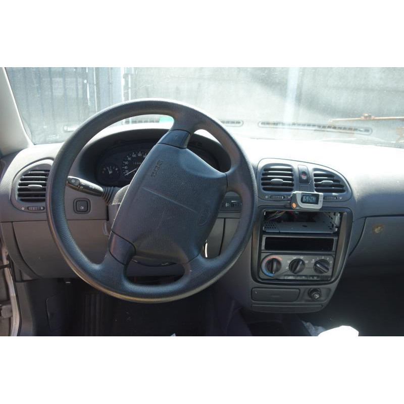 Calandre DAEWOO NUBIRA 1 Photo n°2