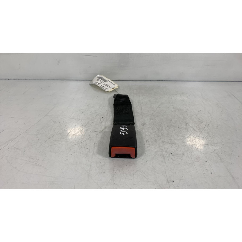 Attache ceinture arriere gauche ALFA ROMEO 146 Photo n°2