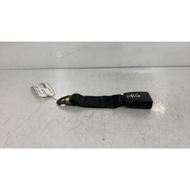 Attache ceinture arriere gauche ALFA ROMEO 146 Photo n°3