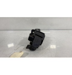 Attache ceinture arriere gauche CHRYSLER SEBRING 1 Photo n°1