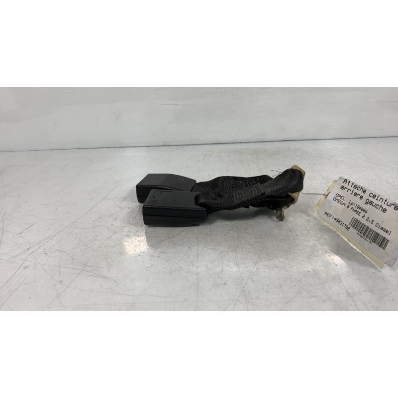 Attache ceinture arriere gauche OPEL OMEGA B Photo n°2