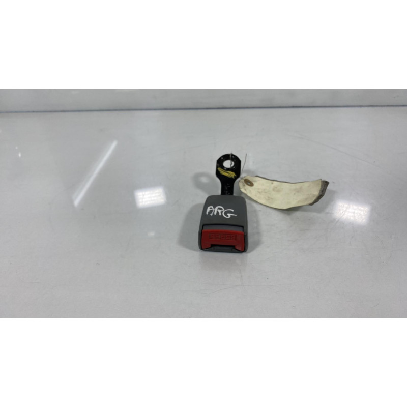 Attache ceinture arriere gauche FIAT ULYSSE 1 Photo n°3