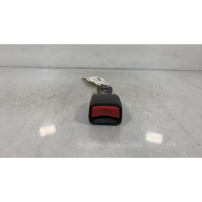 Attache ceinture avant gauche MAZDA MPV 2 Photo n°2