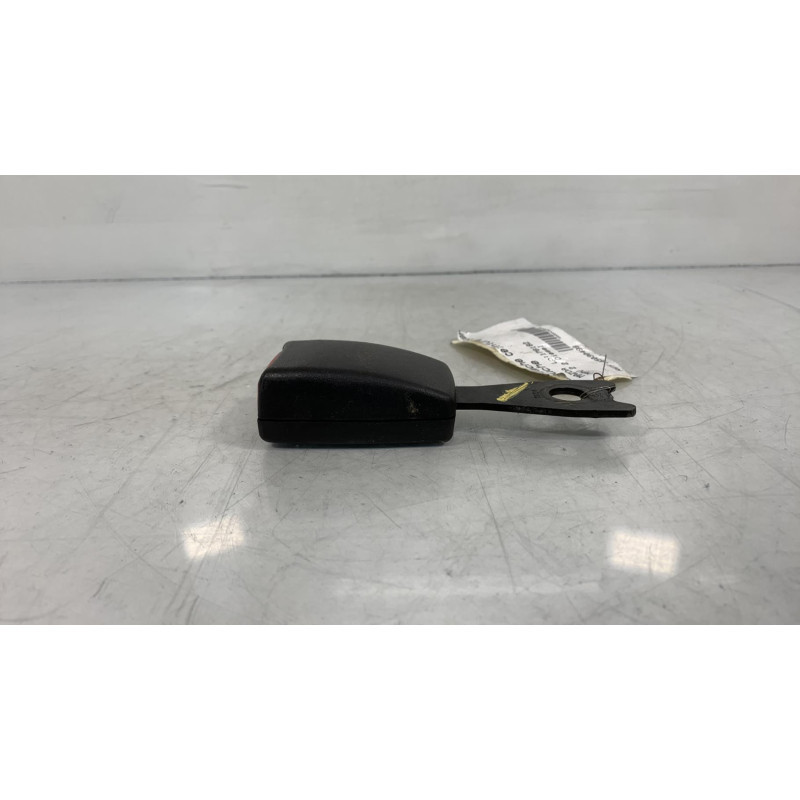 Attache ceinture avant gauche MAZDA MPV 2 Photo n°3
