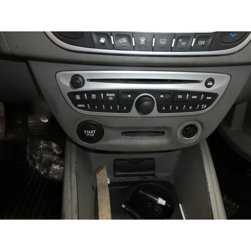 Trappe d'essence RENAULT MEGANE 3 Photo n°6