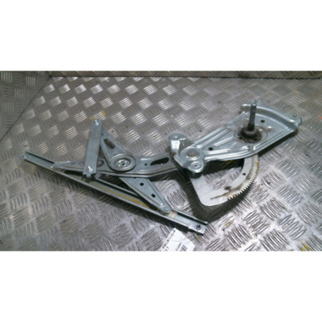 Leve vitre mecanique arriere droit RENAULT SCENIC 3 Photo n°1