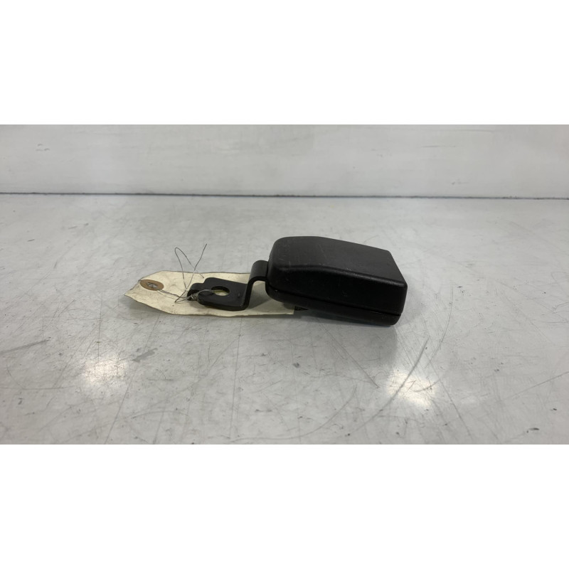 Attache ceinture avant droit FORD KA 1 Photo n°1