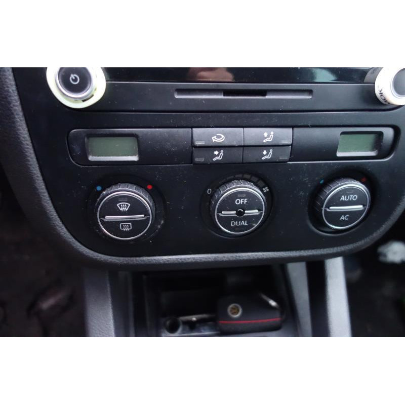 Pretensionneur de ceinture avant gauche VOLKSWAGEN GOLF 5 Photo n°10