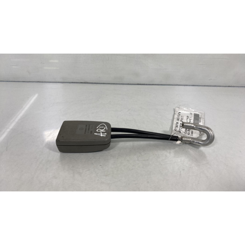 Attache ceinture arriere droit VOLKSWAGEN NEW BEETLE 1 Photo n°1