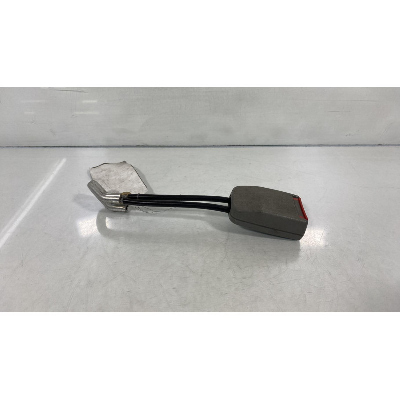 Attache ceinture arriere gauche VOLKSWAGEN NEW BEETLE 1 Photo n°1