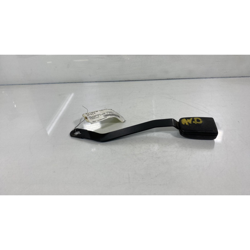 Attache ceinture avant droit VOLKSWAGEN PASSAT 3 Photo n°2