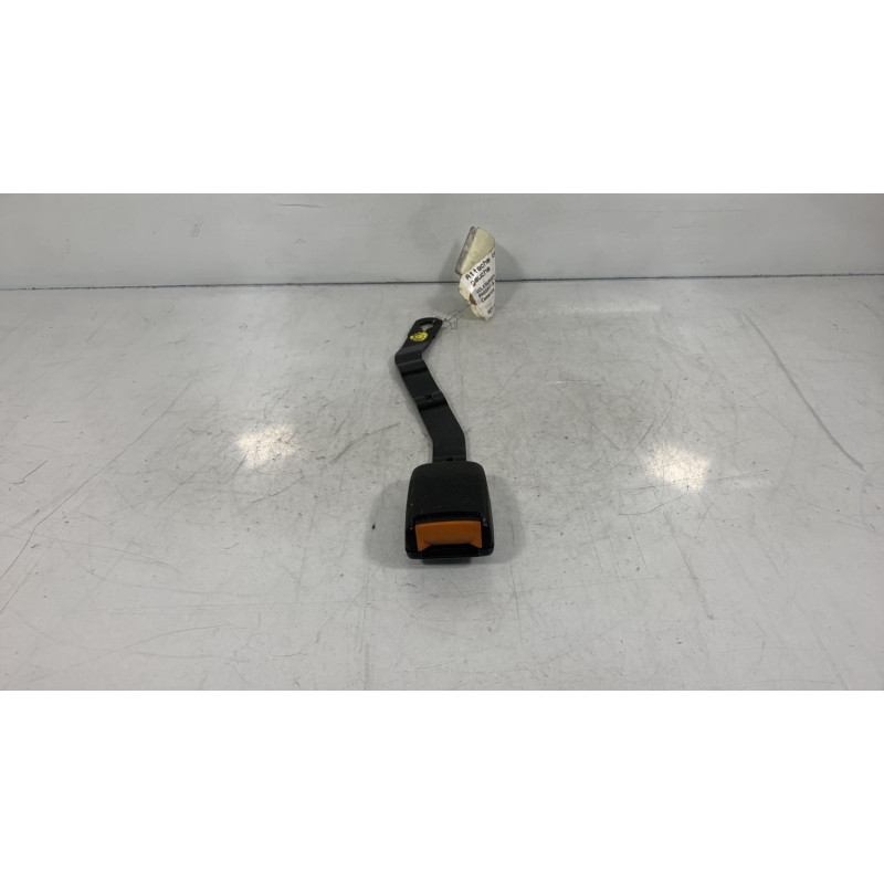 Attache ceinture avant gauche VOLKSWAGEN PASSAT 3 Photo n°2
