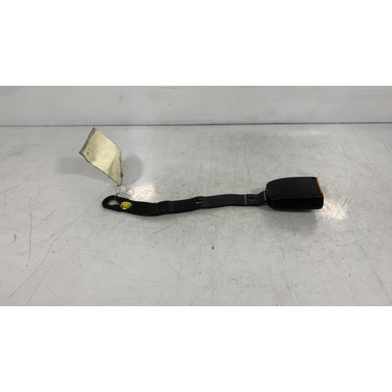Attache ceinture avant gauche VOLKSWAGEN PASSAT 3 Photo n°3