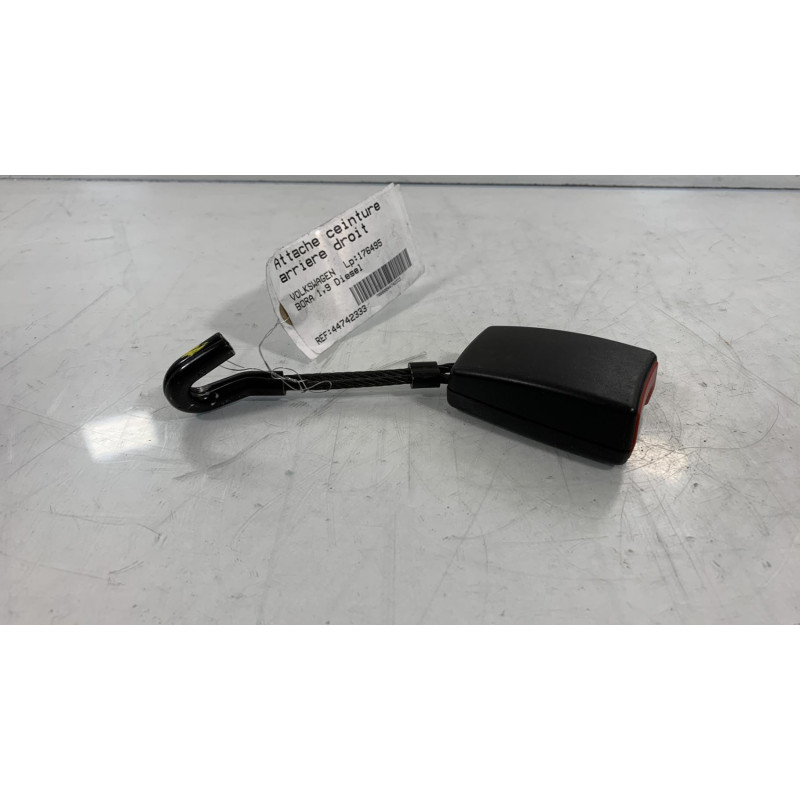 Attache ceinture arriere droit VOLKSWAGEN BORA Photo n°3