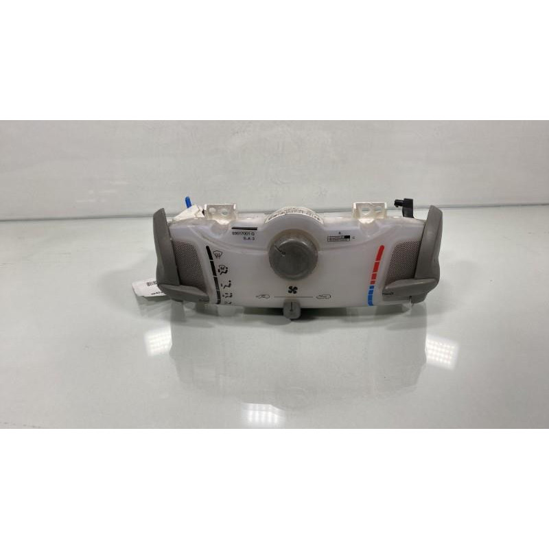 Commande chauffage TOYOTA AYGO 1 Photo n°3