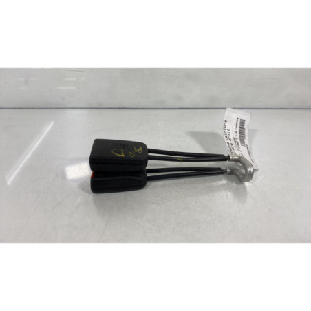 Attache ceinture arriere droit SEAT IBIZA 2 Photo n°1
