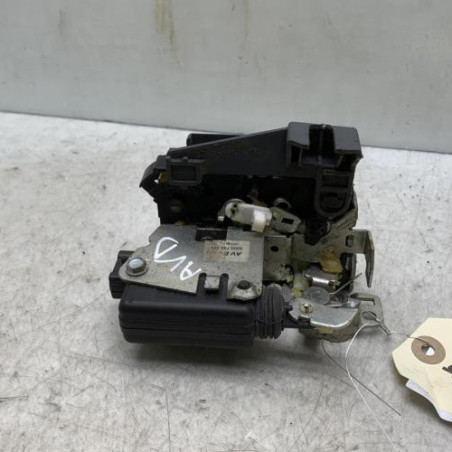 Serrure avant droit DACIA DUSTER 1