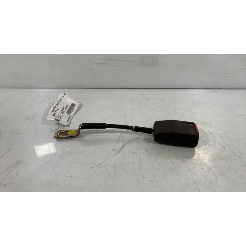Attache ceinture avant gauche AUDI 100 1 Photo n°1