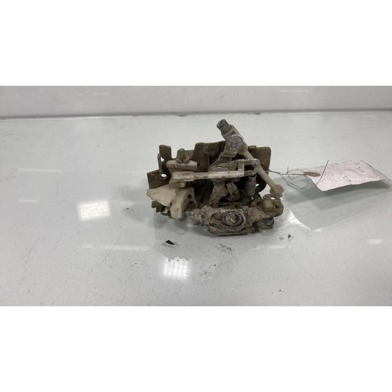 Serrure arriere gauche AUDI 100 1 Photo n°2