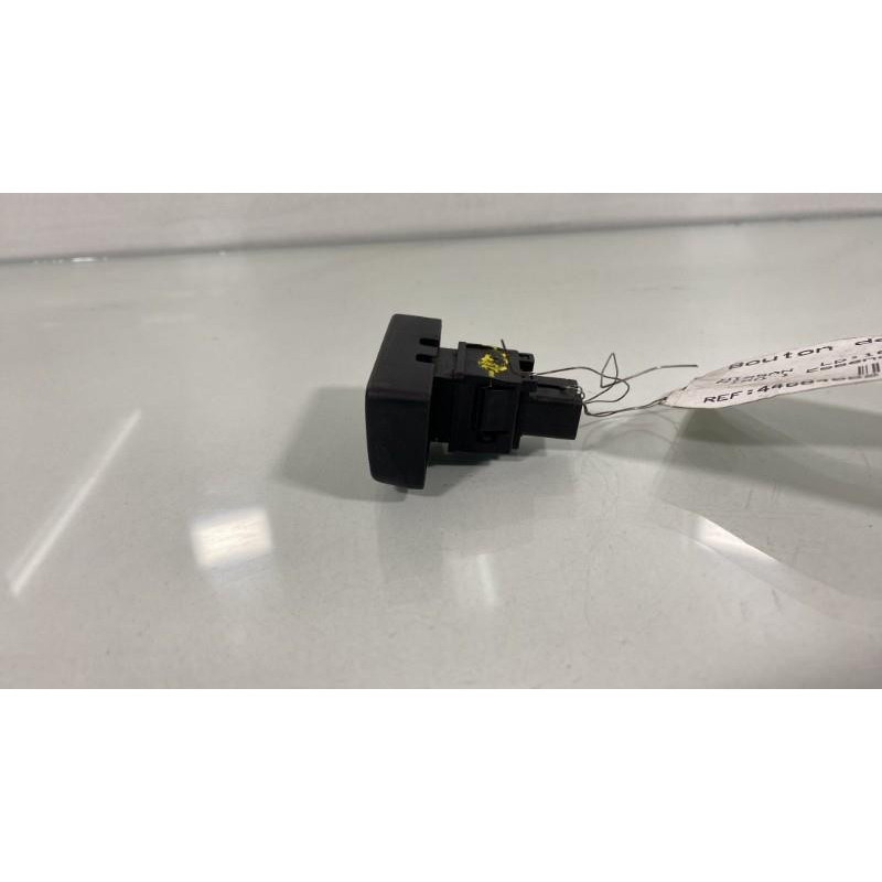 Bouton de warning NISSAN PIXO Photo n°3