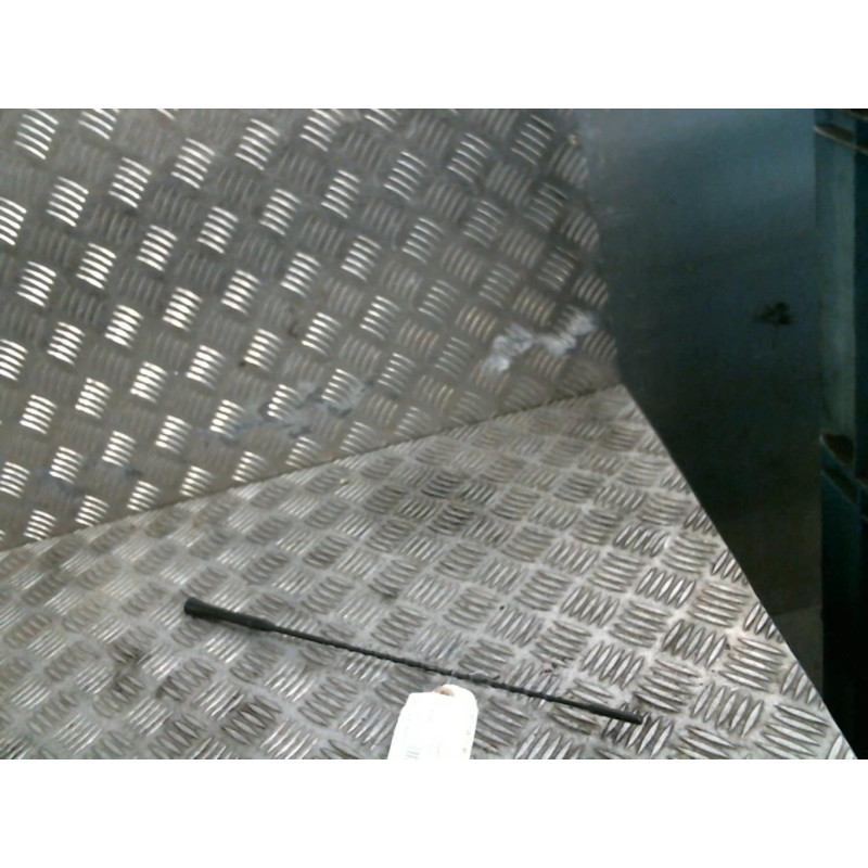 Antenne KIA CEE-D 1 Photo n°1