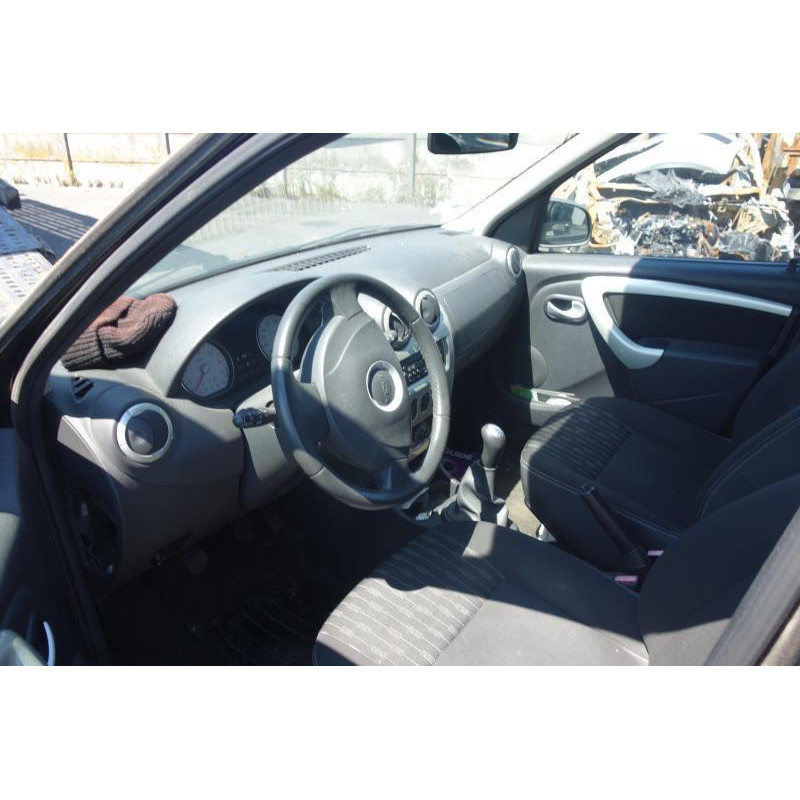 Calandre DACIA LOGAN MCV 1 Photo n°9