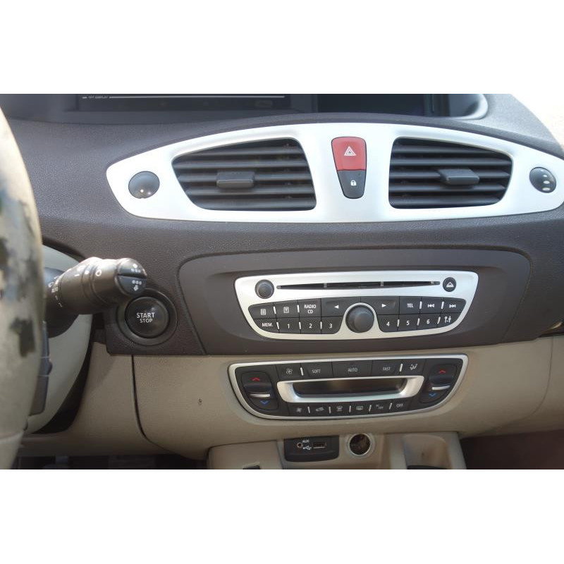 Capot RENAULT SCENIC 3 Photo n°12