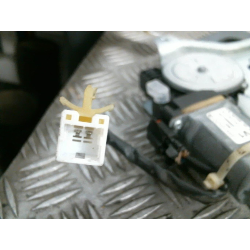 Leve vitre electrique avant gauche CHEVROLET AVEO 1 Photo n°2