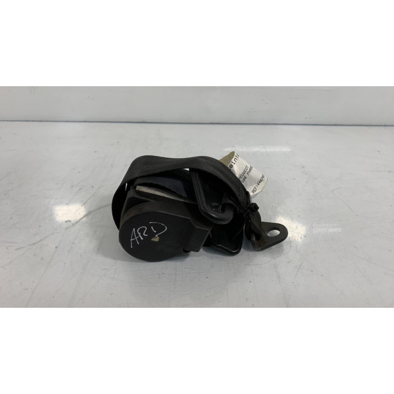 Ceinture arriere droit PEUGEOT 106 Photo n°1