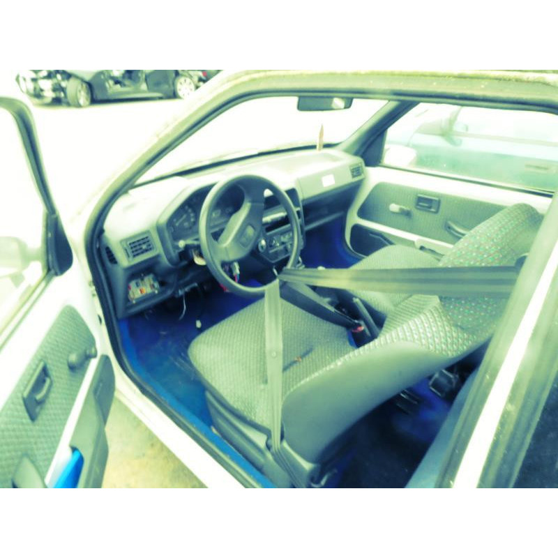 Verin de coffre PEUGEOT 106 Photo n°6