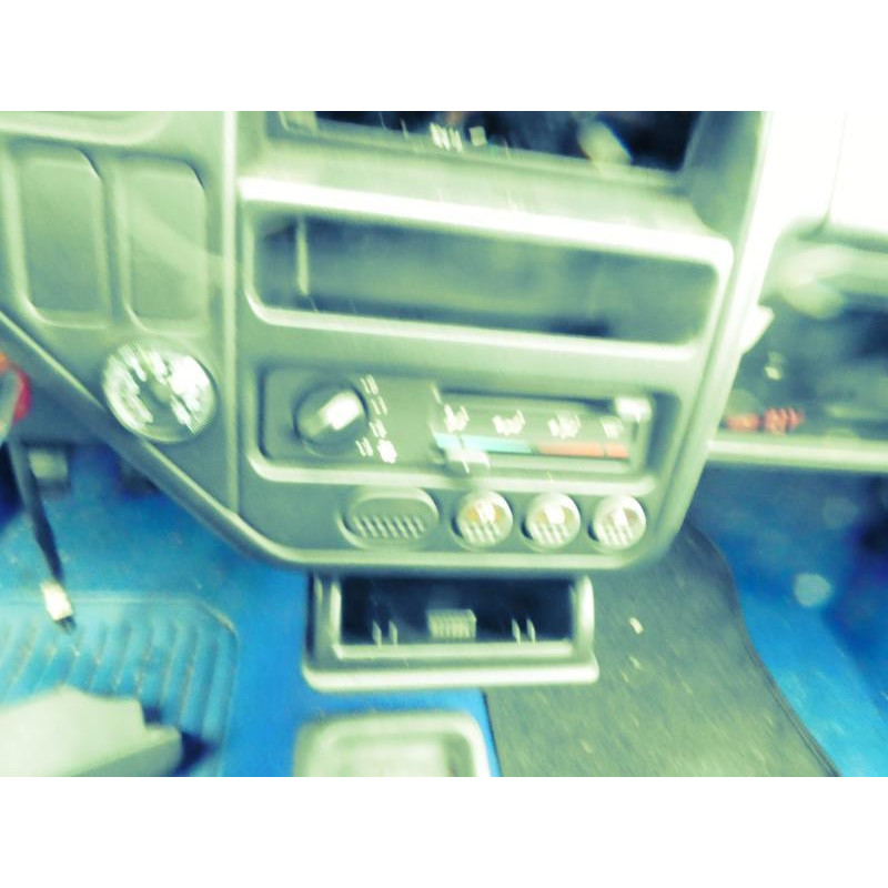 Verin de coffre PEUGEOT 106 Photo n°10