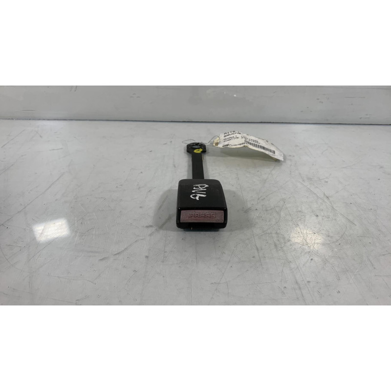 Attache ceinture avant gauche RENAULT AVANTIME Photo n°2