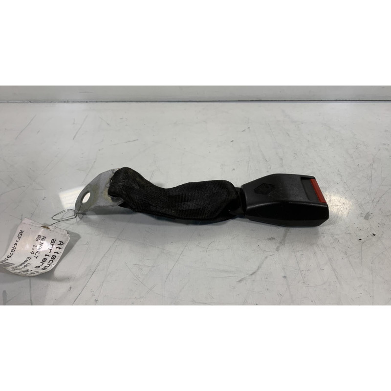 Attache ceinture arriere gauche RENAULT R9 Photo n°2