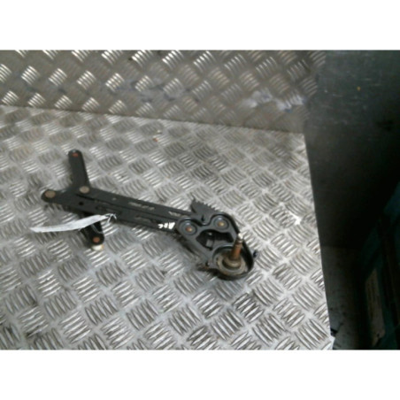 Leve vitre mecanique arriere gauche RENAULT R9 Photo n°1