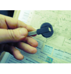 Attache ceinture avant droit CITROEN XANTIA