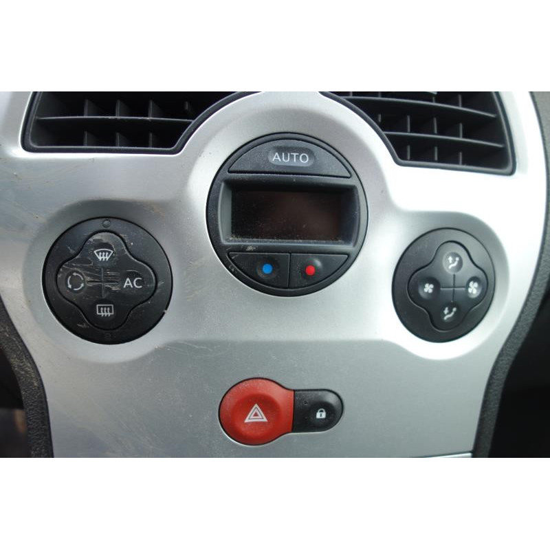 Trappe d'essence RENAULT MODUS Photo n°10