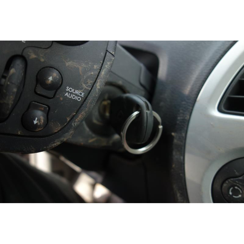 Trappe d'essence RENAULT MODUS Photo n°11