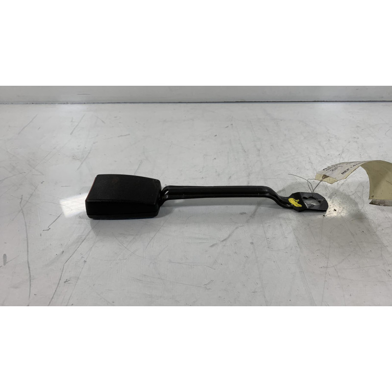 Attache ceinture avant droit AUDI A4 1 Photo n°2