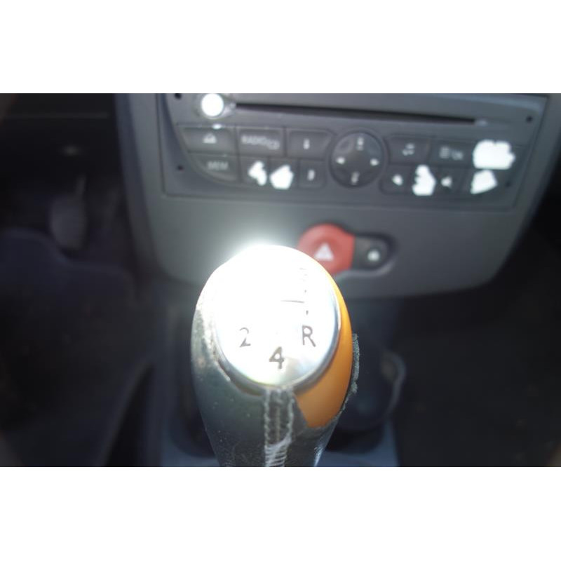 Trappe d'essence RENAULT CLIO 3 Photo n°11
