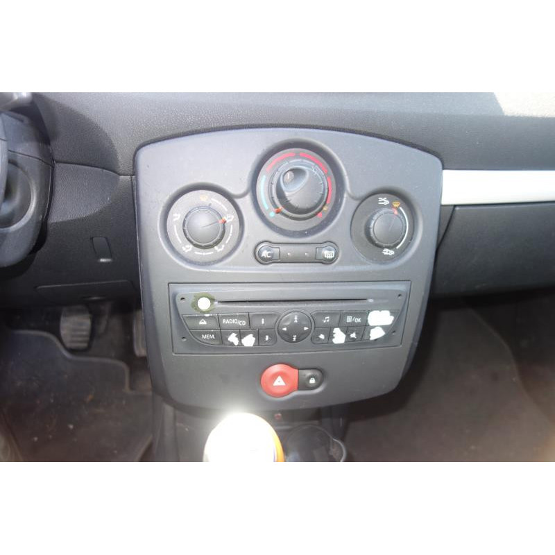 Trappe d'essence RENAULT CLIO 3 Photo n°12
