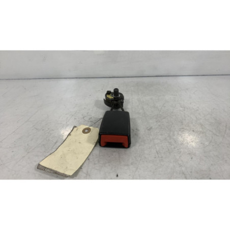 Attache ceinture arriere droit VOLKSWAGEN GOLF PLUS Photo n°1