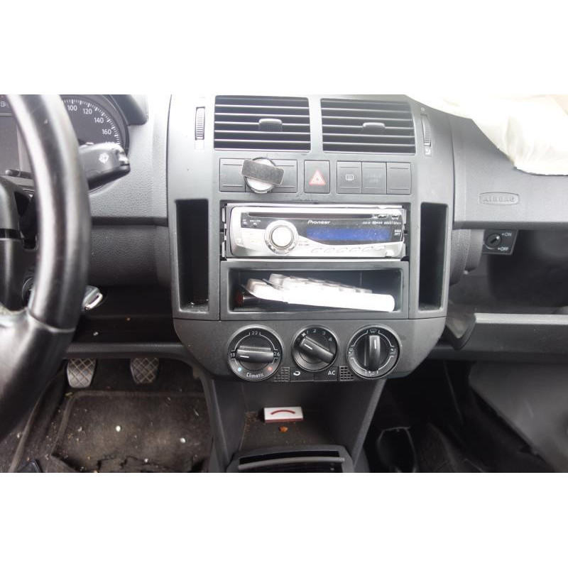 Ceinture arriere gauche VOLKSWAGEN POLO 4 Photo n°4