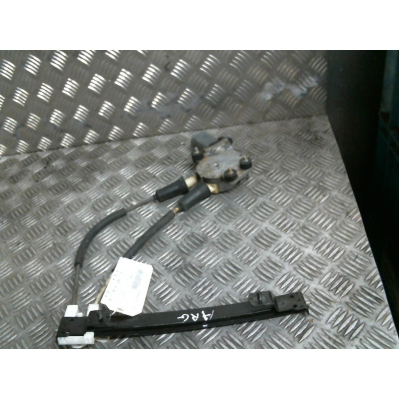Leve vitre electrique arriere gauche ALFA ROMEO 147 Photo n°2