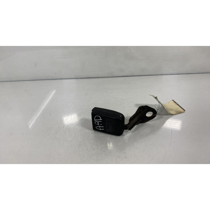 Attache ceinture arriere droit PEUGEOT 807 Photo n°2